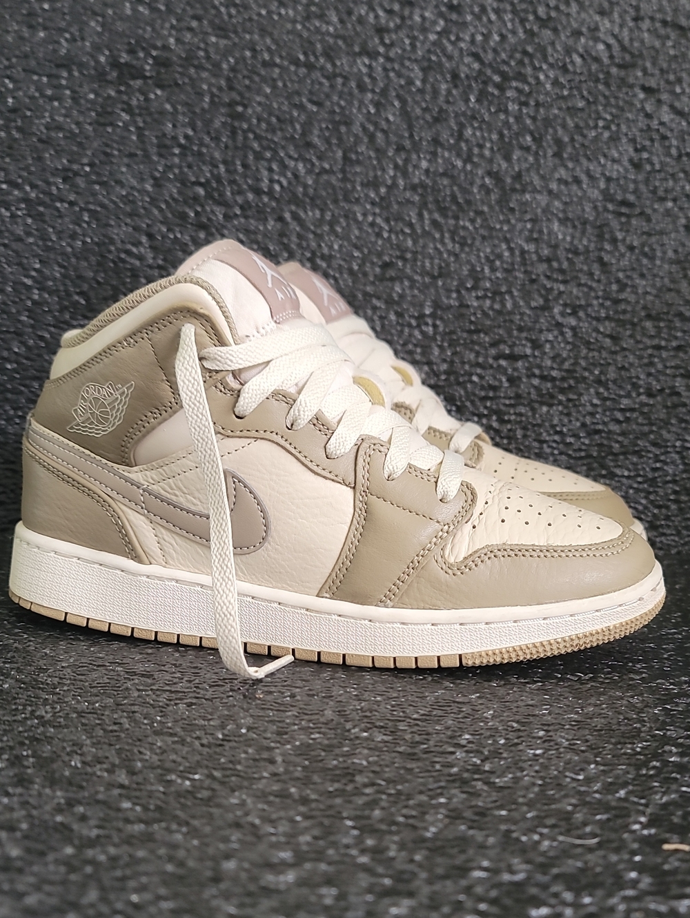 Nike Air Jordan 1 Mid 🔥"Legend Brown" 🔥 Wmns 6.5 Fast Shipling. - Picture 3 of 15